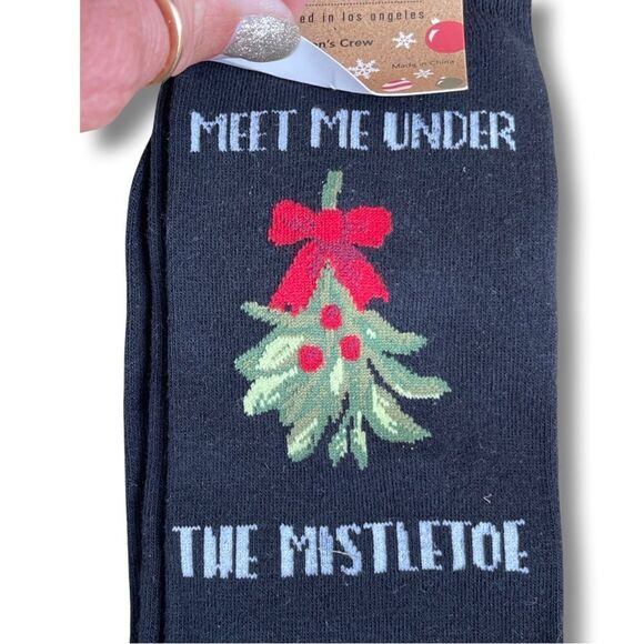 Men's Christmas “Meet Under The Mistletoe” Crew Socks • NWT - Picture 3 of 5